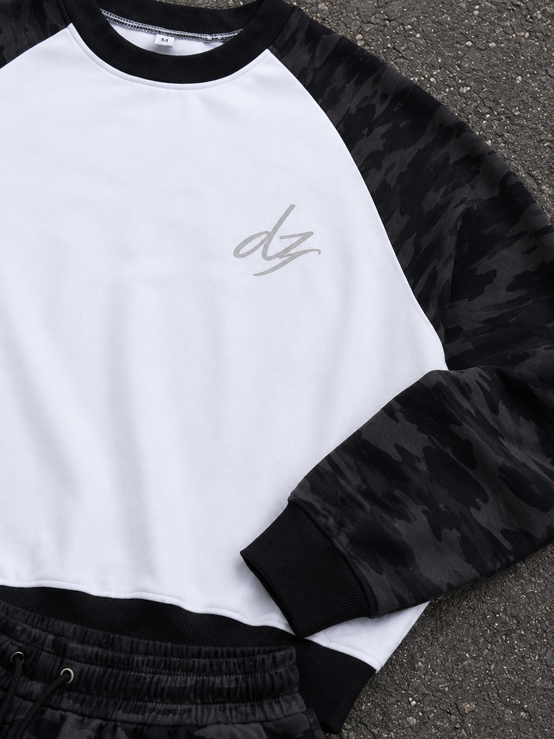 BLACK CAMO JUMPER